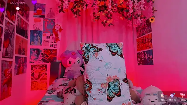 FluffyMelons online show from October 31, 2025, 12:11 am