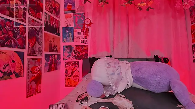 FluffyMelons online show from February 7, 2026, 11:08 pm