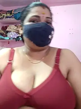 Snapshot of lathikaqueentamil chatting on October 7, 2025, 8:33 am lathikaqueentamil online show from October 7, 2025, 8:33 am