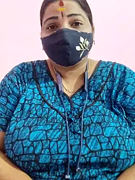 Snapshot of lathikaqueentamil chatting on October 27, 2025, 5:06 pm lathikaqueentamil online show from October 27, 2025, 5:06 pm