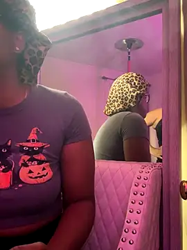 Tu GataLinda online show from September 16, 2025, 5:58 pm