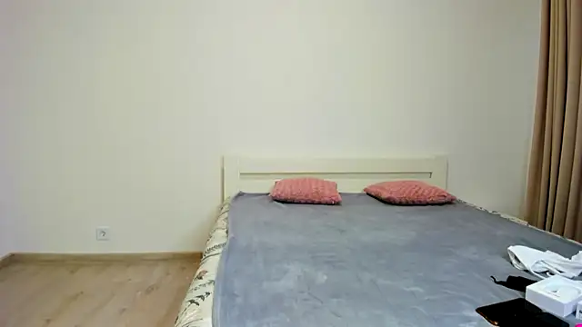 marylips online show from December 3, 2025, 1:20 pm