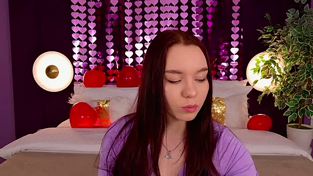 NoraHaynes online show from February 9, 2026, 3:10 am