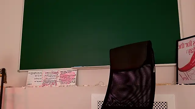 Snapshot of NoraHaynes chatting on May 2, 2026, 3:11 am NoraHaynes online show from May 2, 2026, 3:11 am