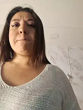 Snapshot of Paula_And chatting on March 12, 2026, 11:49 am Paula And online show from March 12, 2026, 11:49 am