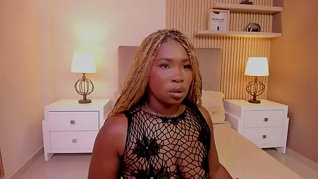 SerenaWinslow online show from April 10, 2026, 12:21 pm