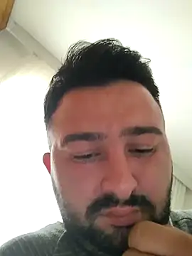 Snapshot of Aliyeni1 chatting on November 30, 2025, 1:37 pm Aliyeni1 online show from November 30, 2025, 1:37 pm