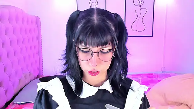 Snapshot of Rose_72 chatting on October 8, 2025, 8:06 pm Rose 72 online show from October 8, 2025, 8:06 pm