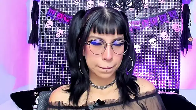 Snapshot of Rose_72 chatting on October 14, 2025, 7:58 pm Rose 72 online show from October 14, 2025, 7:58 pm