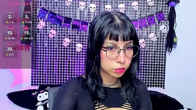 Snapshot of Rose_72 chatting on October 21, 2025, 7:36 pm Rose 72 online show from October 21, 2025, 7:36 pm