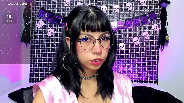 Snapshot of Rose_72 chatting on October 22, 2025, 8:08 pm Rose 72 online show from October 22, 2025, 8:08 pm