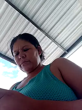 Snapshot of hotmom33 chatting on September 10, 2025, 7:03 pm hotmom33 online show from September 10, 2025, 7:03 pm