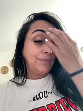 hotadhara01 online show from November 20, 2025, 2:28 pm