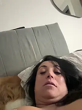 hotadhara01 online show from February 28, 2026, 9:54 am