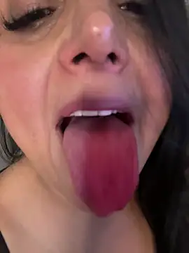 hotadhara01 online show from April 9, 2026, 2:33 am