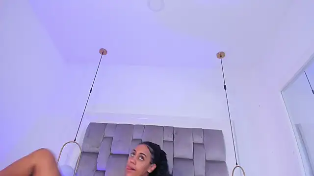 OnlyGia online show from April 9, 2026, 3:39 am
