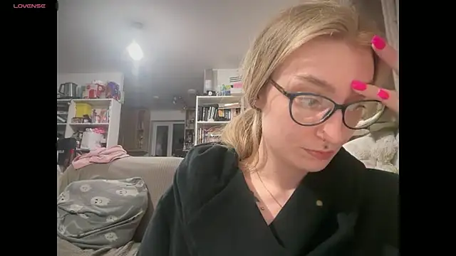 Snapshot of harleyblair chatting on April 21, 2026, 10:01 pm harleyblair online show from April 21, 2026, 10:01 pm