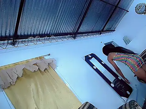 Anthonella valentina online show from April 16, 2026, 2:23 am