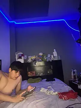 Kailertwink online show from June 7, 2026, 6:44 pm
