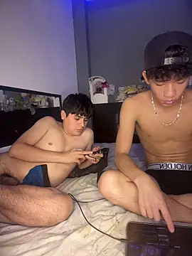 Kailertwink online show from June 9, 2026, 12:55 am