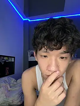 Kailertwink online show from June 15, 2026, 9:50 pm