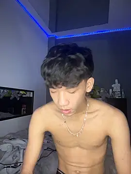 Kailertwink online show from June 18, 2026, 2:43 pm