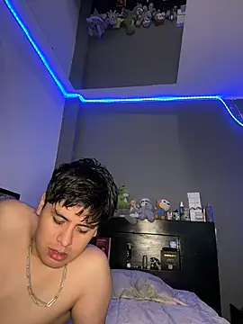 Kailertwink online show from July 12, 2026, 4:36 am