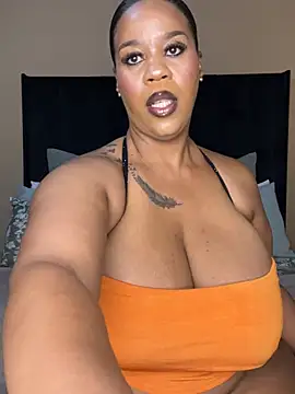 Snapshot of THICKBUNNYCHICKxxx chatting on June 26, 2026, 7:40 pm THICKBUNNYCHICKxxx online show from June 26, 2026, 7:40 pm