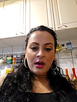 Snapshot of ShineBright88 chatting on May 4, 2026, 9:33 pm ShineBright88 online show from May 4, 2026, 9:33 pm