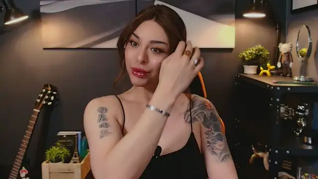 LUNACOCKSLAYER online show from February 12, 2026, 9:10 pm