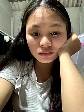 NhuFox online show from October 10, 2025, 1:43 pm