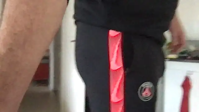 Snapshot of Toysboy67bi chatting on October 16, 2025, 3:24 pm Toysboy67bi online show from October 16, 2025, 3:24 pm