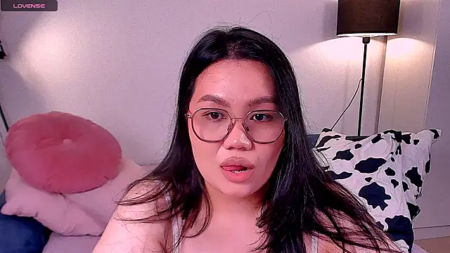 Snapshot of KellyOldridge chatting on July 3, 2026, 8:48 pm KellyOldridge online show from July 3, 2026, 8:48 pm
