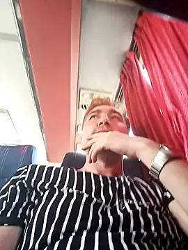 mert0359 online show from September 10, 2025, 1:22 pm