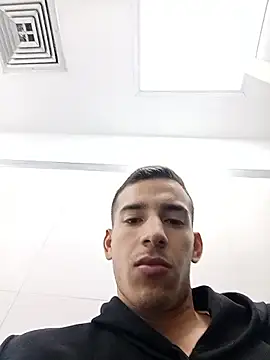 Jose20moro online show from November 29, 2025, 3:37 pm