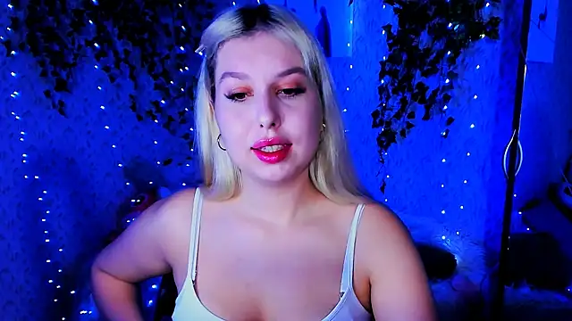 ChloeRicc online show from November 14, 2025, 3:00 pm