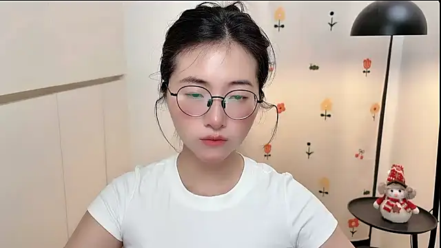 Snapshot of Rosalind_xixi chatting on April 12, 2026, 1:05 pm Rosalind xixi online show from April 12, 2026, 1:05 pm