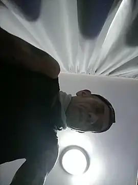 mexhotbi online show from March 3, 2026, 8:26 pm