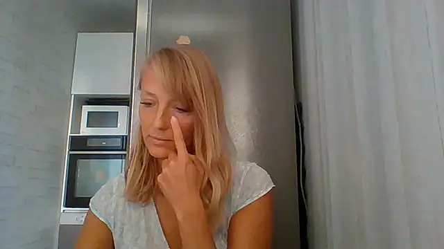 Vexxaa online show from September 13, 2025, 1:11 pm