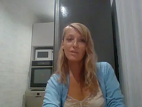 Vexxaa online show from October 5, 2025, 5:22 pm