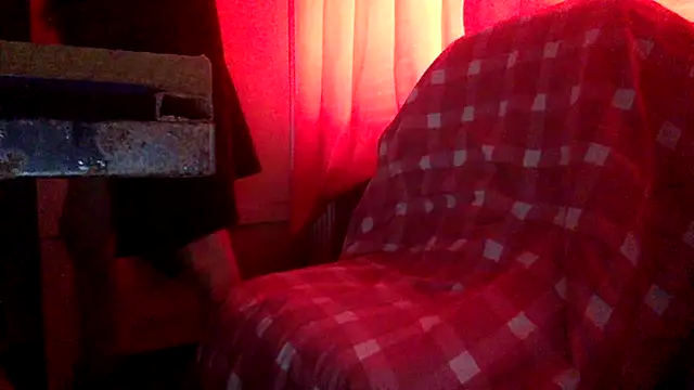 Snapshot of AmMadness chatting on April 16, 2026, 12:50 pm AmMadness online show from April 16, 2026, 12:50 pm