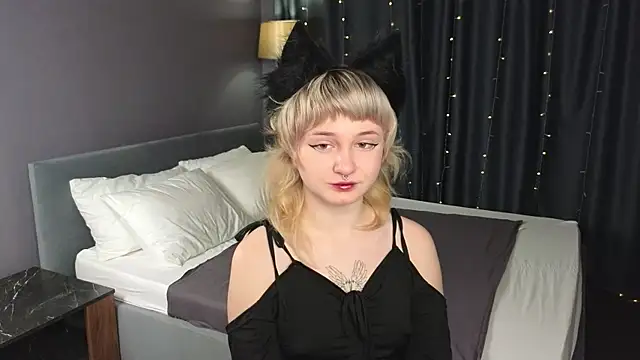 Tori Cutie online show from November 27, 2025, 12:02 am