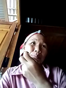Snapshot of TinTin321 chatting on September 30, 2025, 12:37 am TinTin321 online show from September 30, 2025, 12:37 am