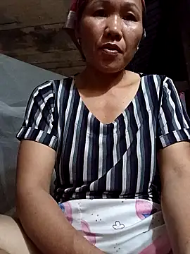 Snapshot of TinTin321 chatting on October 21, 2025, 12:28 pm TinTin321 online show from October 21, 2025, 12:28 pm
