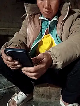 Snapshot of TinTin321 chatting on February 3, 2026, 4:43 am TinTin321 online show from February 3, 2026, 4:43 am