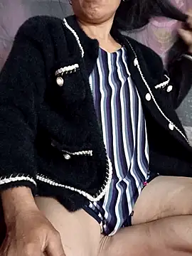 Snapshot of TinTin321 chatting on February 13, 2026, 8:49 pm TinTin321 online show from February 13, 2026, 8:49 pm