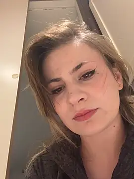 IsabellaEtha online show from April 4, 2026, 8:39 pm