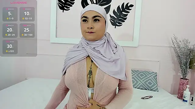 Snapshot of azaharaaa_ chatting on September 12, 2025, 11:43 am azaharaaa online show from September 12, 2025, 11:43 am