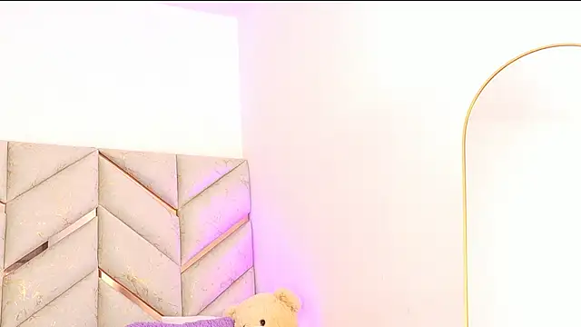 AlanaDoll online show from September 27, 2025, 2:33 pm