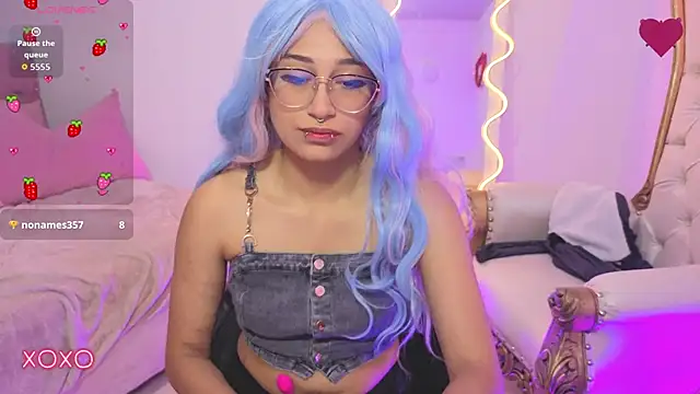 HANNI TAY online show from January 13, 2026, 11:48 am